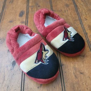 Toddler NHL Arizona Coyotes Block Close Back Slippers- Size Large